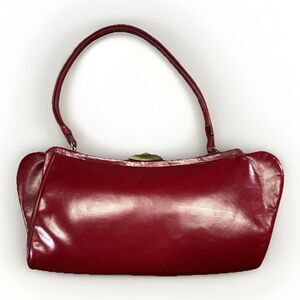 VTG Red Reliable Leather Top Handle Purse MCM Style Kiss Lock Handbag Sexy Shape